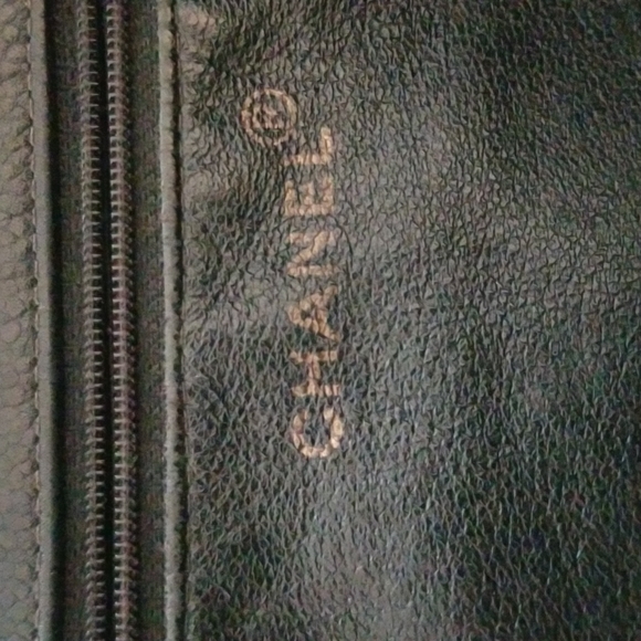 š„VINTAGE Chanel authentic toteš„ - Picture 16 of 16